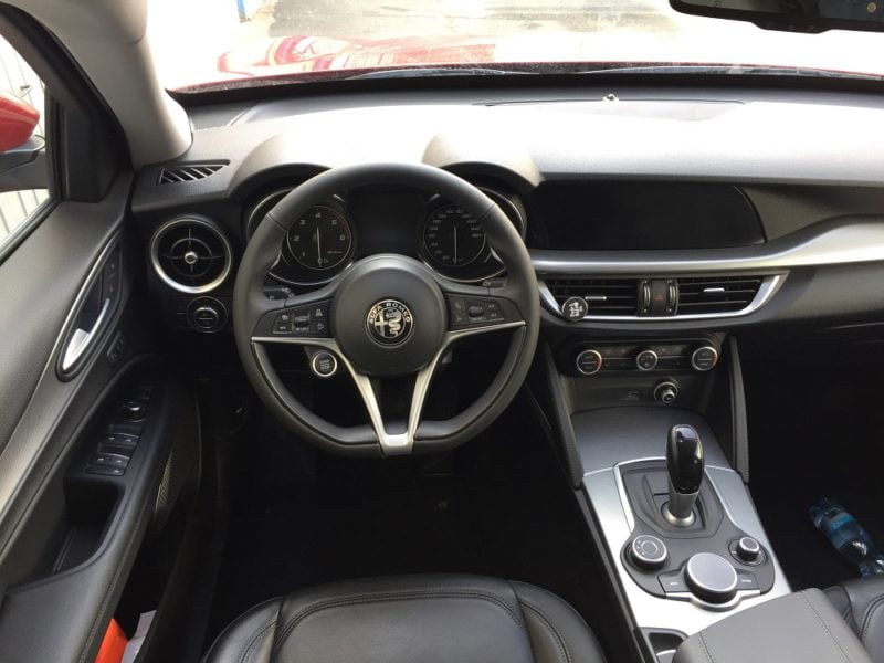 Alfa Romeo Stelvio – jen usednout a užívat si čistou radost z jízdy