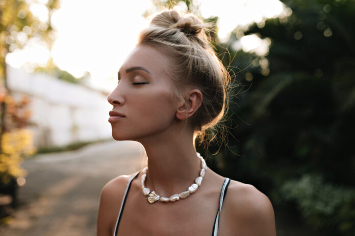Foto: Freepik/lookstudio